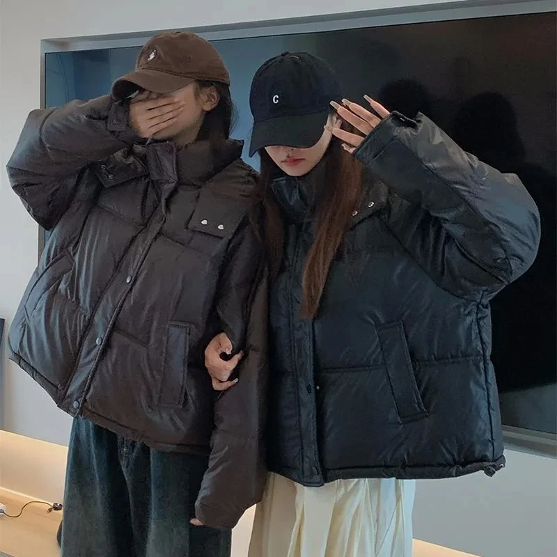 Piumino invernale in cotone 2025 Cappotto parka con cappuccio allentato da donna nuovo Cappotto corto coreano in cotone Addensare giacca imbottita in cotone