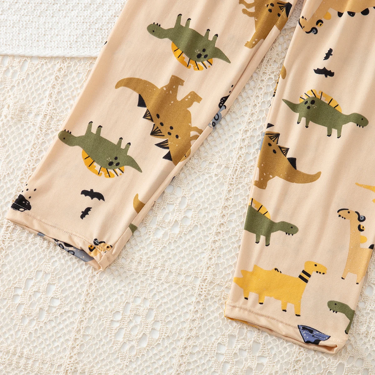 2-teiliges Herbst-Set für Kinder, bestehend aus einer langärmligen Hose mit niedlichem Cartoon-Motiv, für Jungen und Mädchen, bequem und vielseitig einsetzbar als Freizeitkleidung für zu Hause. – Detail 17