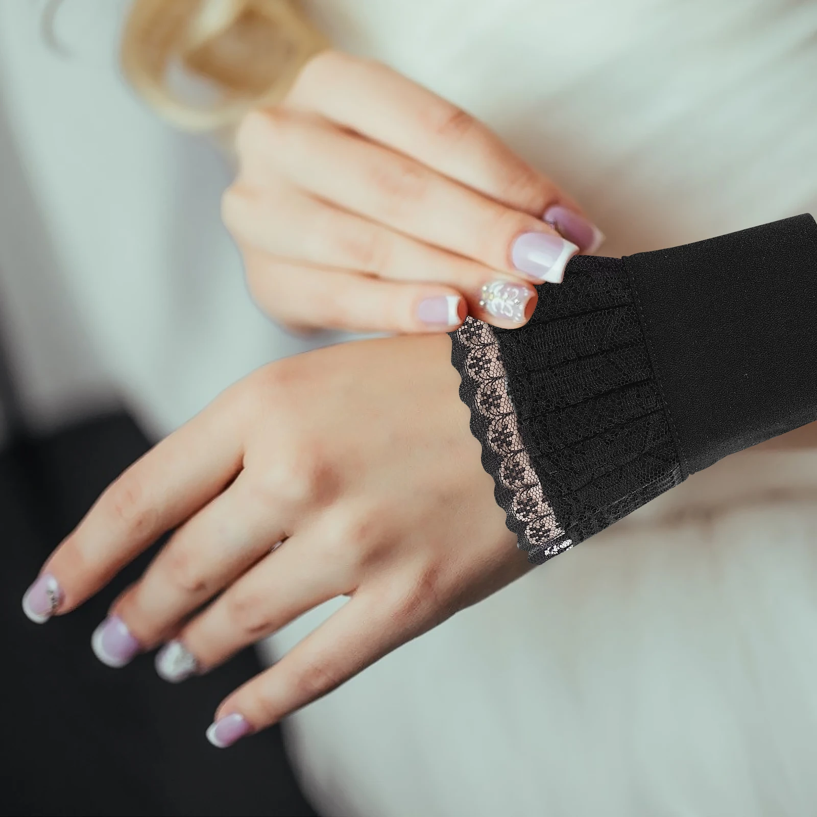 

1Pair Lace Fake Cuffs Decorative Frilled False Sleeves for Women Girls Fashion Collar-Less Tops Sweaters Dresses Blouses