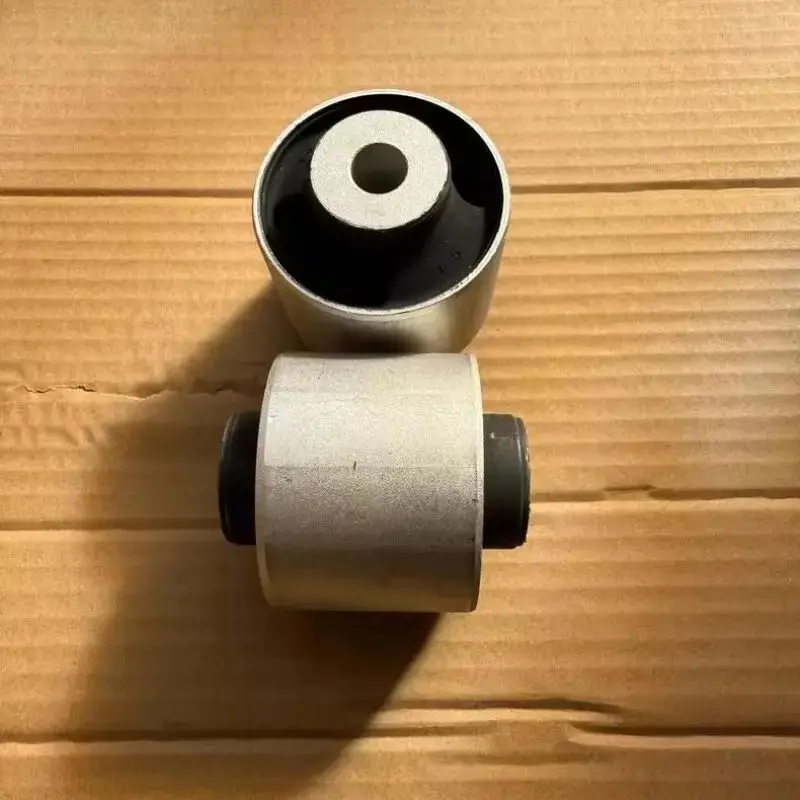 

Подходит для автозапчастей Tesla MODELS/X, резиновая втулка нижнего гибочного рычага, соответствующая 1041575-00-B 1041570-00-B