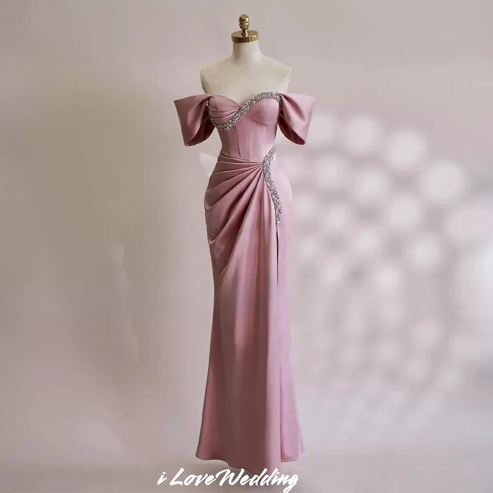 女性オフショルダーイブニングドレス恋人プロムドレス 2025 床の長さのシャーリングクリスタル結婚式のゲストドレスカスタマイズ