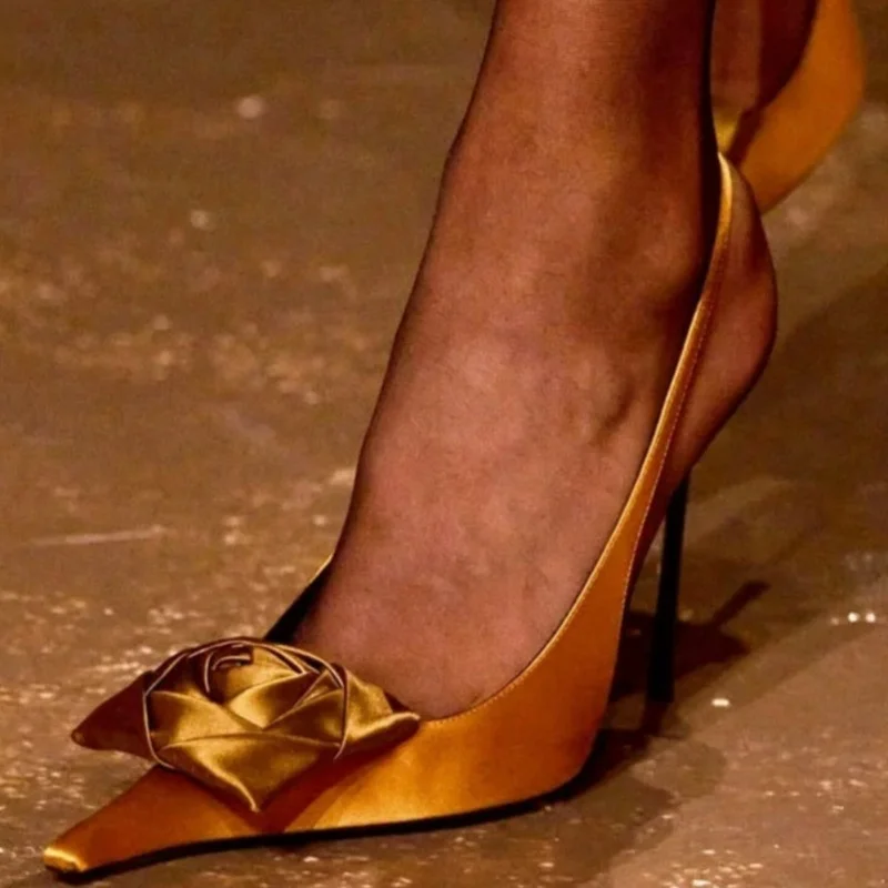 

2025 Summer New Brand Luxury High-heeled Sandals Pointed Toe Fashion Flower Decoration Women Pumps Sexy Thin Heels Femme Shoes