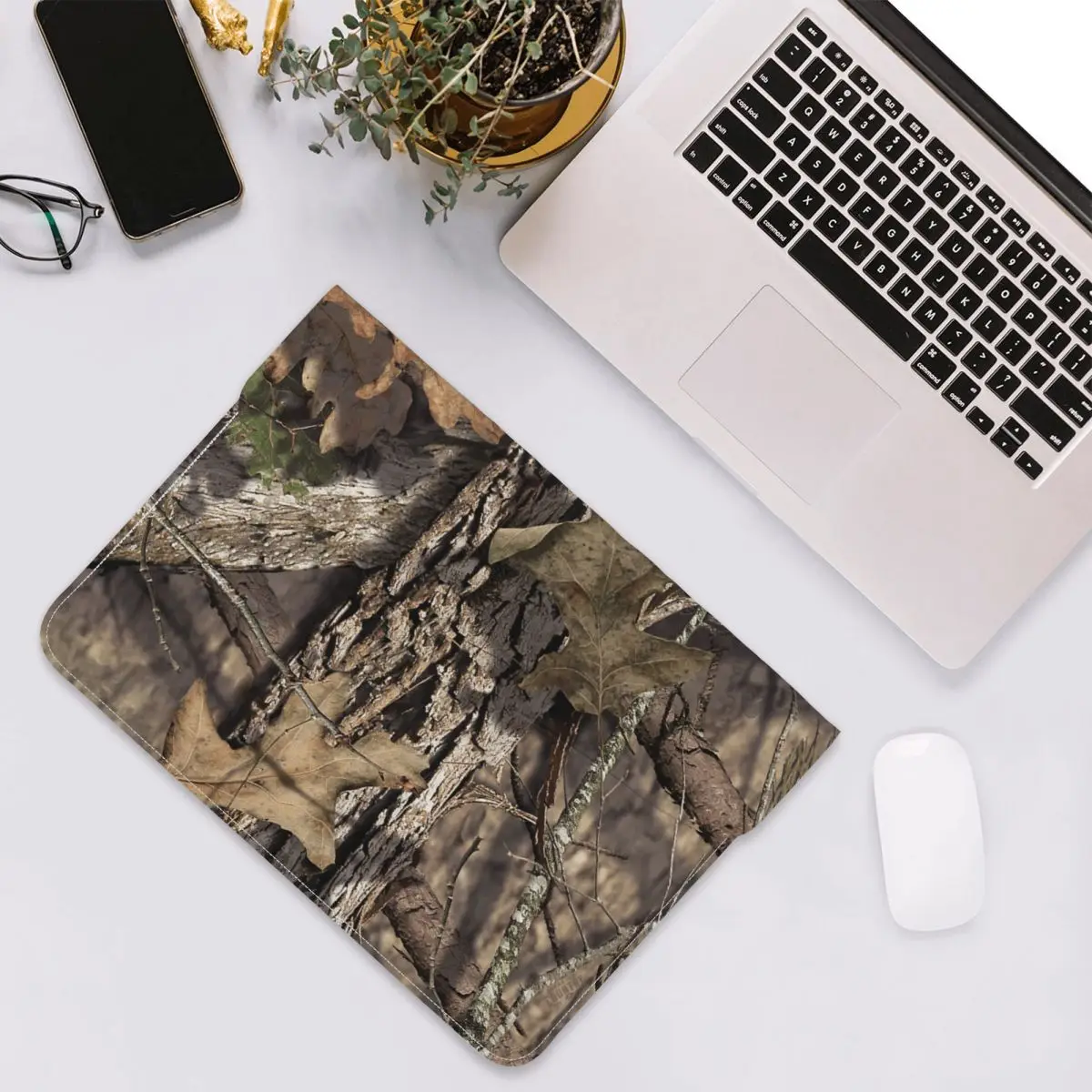 Real Tree Camouflage Camo Pattern PU Leather Horizontal Laptop Sleeve Shockproof Soft Lining Notebook Case 13 Inch