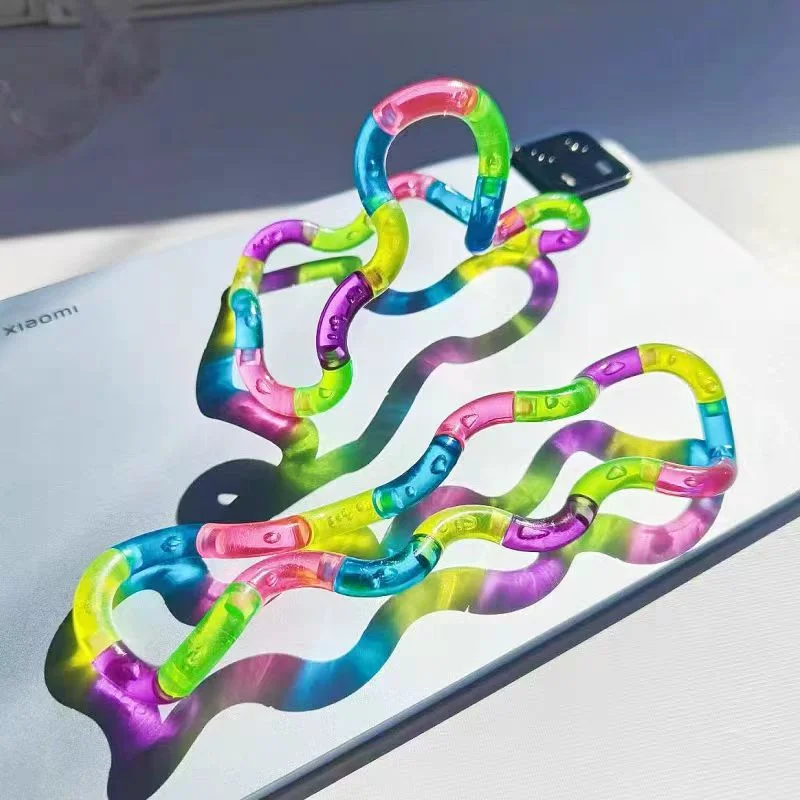 Deformowalna lina antystresowa, lina do układania w węzły, zabawka redukująca stres, tęczowa lina antystresowa, najlepsza zabawka.
