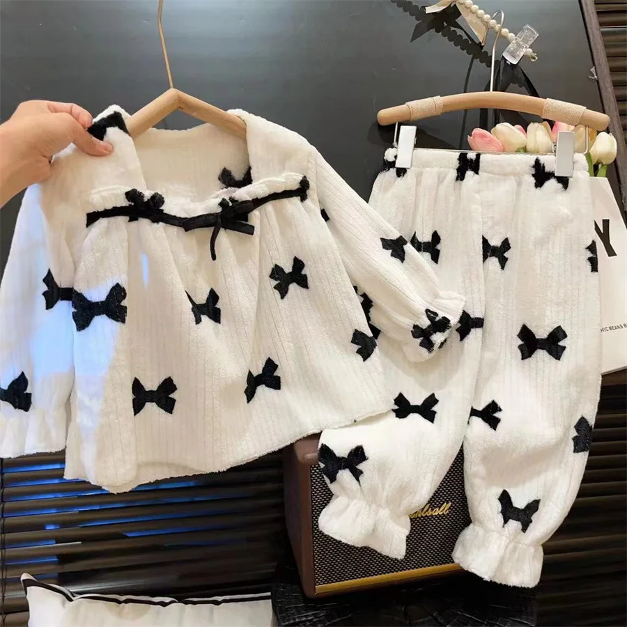 Childrens Pajama Set Autumn and Winter New Childrens Fashionable bowknot Long Sleeved Pajamas Warm Home Clothes Two-piece Set