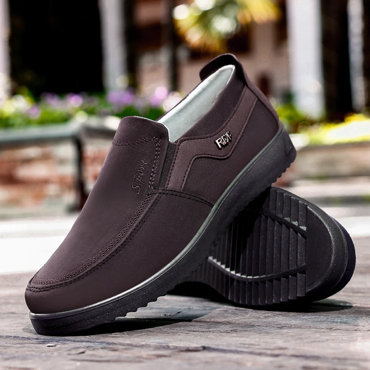 Herren-Slipper aus Canvas, leichte, rutschfeste Loafer, atmungsaktive Freizeitschuhe zum Spazierengehen für ältere Männer. – Detail 4