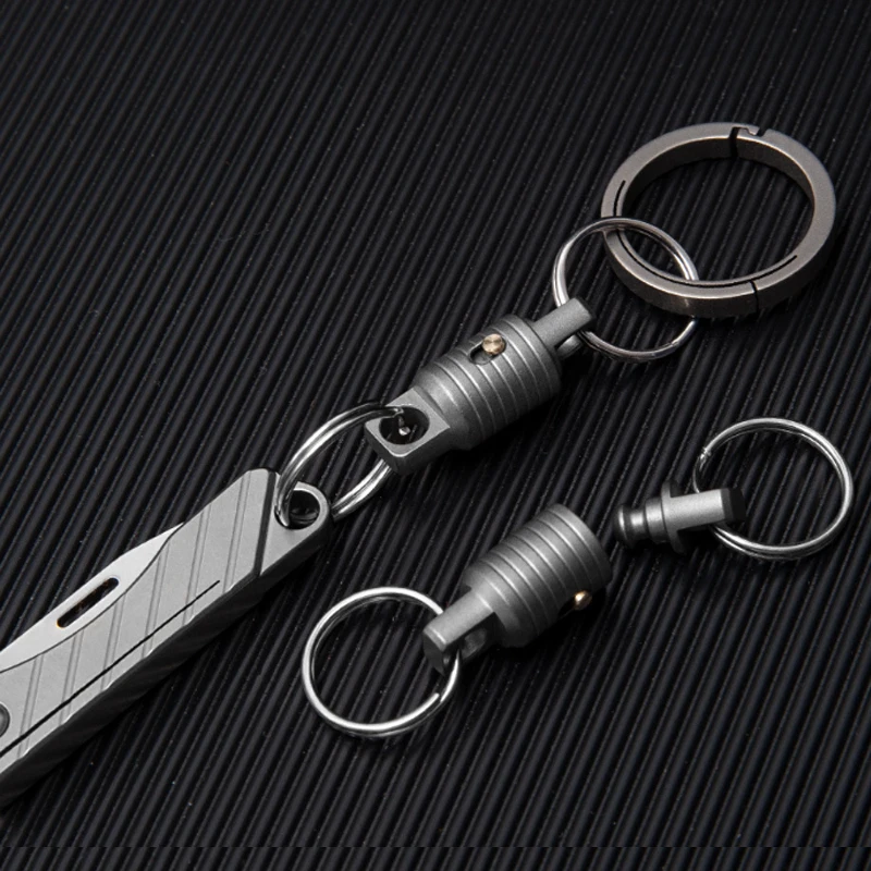Titanium Alloy locking Keychain Quick Dismantling 360 Degree Rotation Portable  Firmness Corrosion Resistance Outdoor EDC Tool