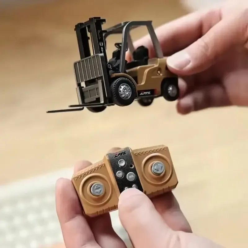 

New 1/64 Remote-Controlled Alloy Forklift Engineering Vehicle Tabletop Toys Model Collection Gift For Boys