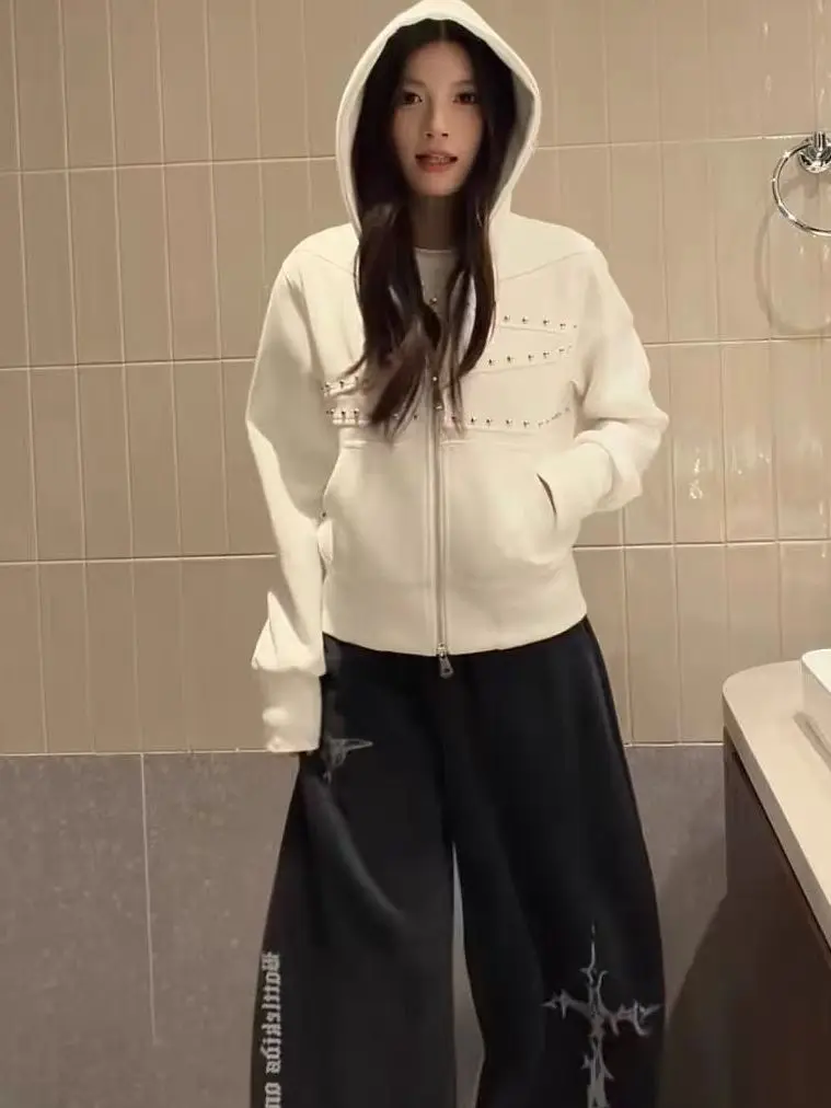Korean Style Sweet Cool Rivet Short Hoodie Women Early Autumn Slim Waist Design Sensation Spicy Girl Overhead Shirt