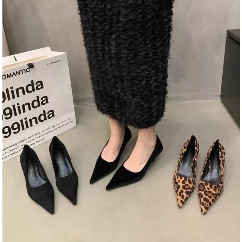 

Design Leopard PrintFashion pointed toe Woman Pumps Pointed Toe Thin Low Heels Elegant Party Female Shoes Zapatos De Mujer