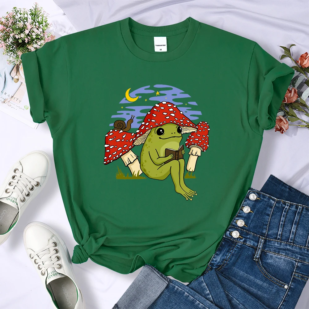 Cute Cottagecore Frog Mushroom Hat Reading Book T-shirts Female Summer Oversized Tops New Street Tee Personality Summer Clothing