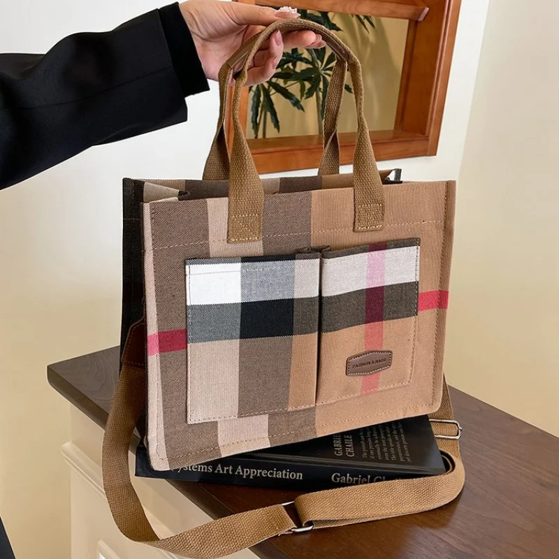 

Luxury Women's Shoulder Bag Made Of Lotus-Patterned Leather Featuring Trendy Paris Casual Lightweight Daily Style​