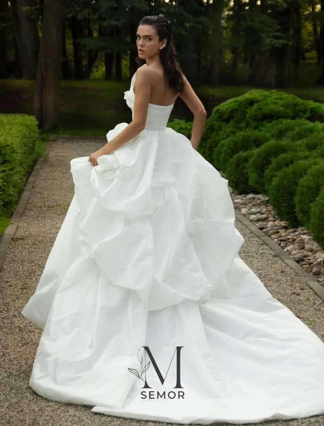 Semor Customized 2026 Sleeveless Wedding Dress Chic 3D Flower Bridal Dress Split Train Formal Gown for Bridal Outdoor Ceremony