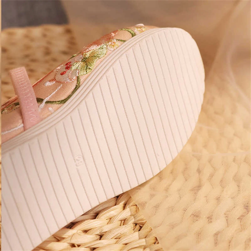 소녀의 Hanfu 신발 어린이 수제 귀여운 중국어 복고풍 수 놓은 천 플랫 봄 가을 고대 의상 Cheongsam 신발