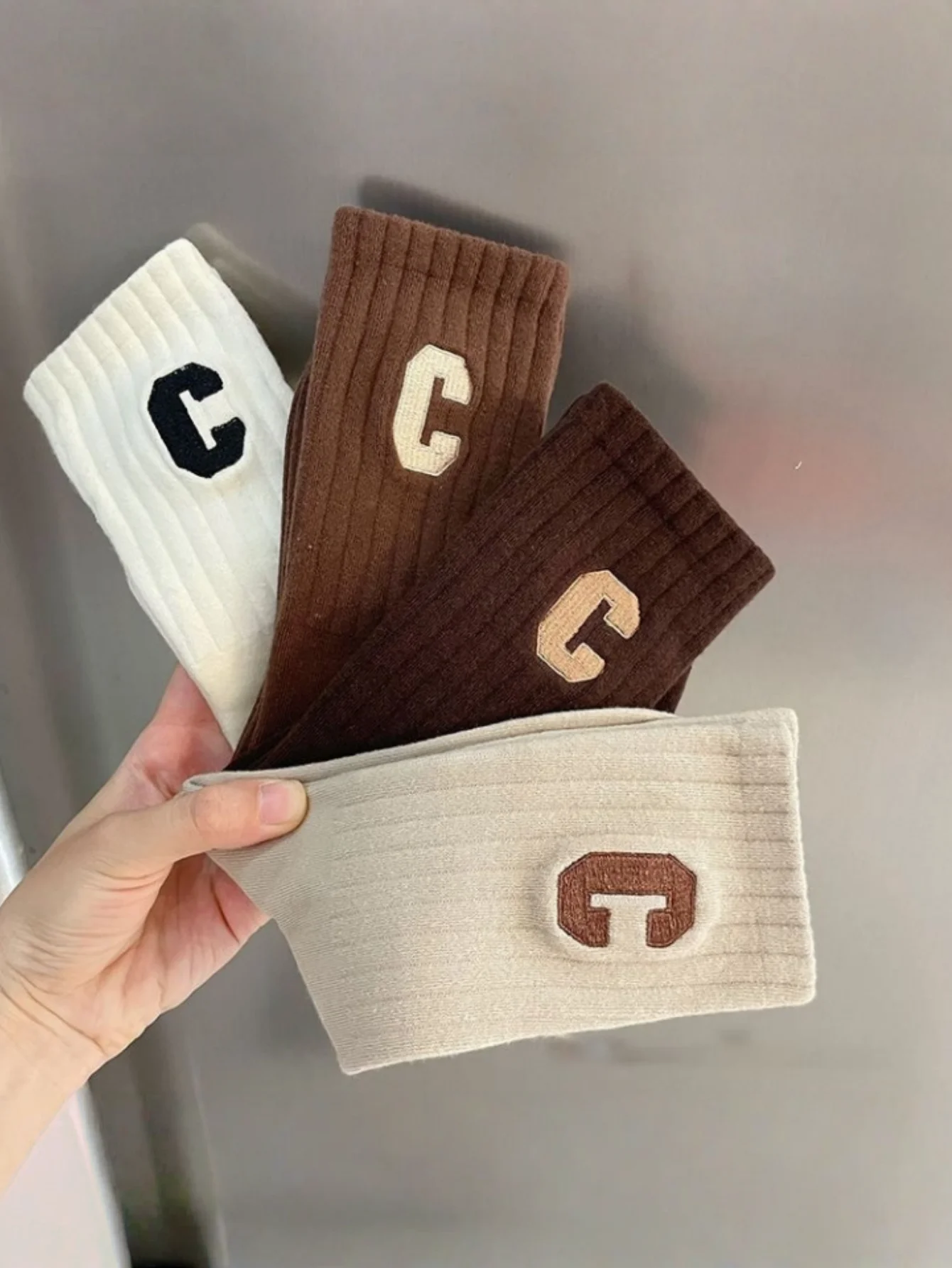 Calcetines de otoño e invierno, modernos, versátiles, con letras, longitud media pantorrilla, estilo universitario, internet-famou