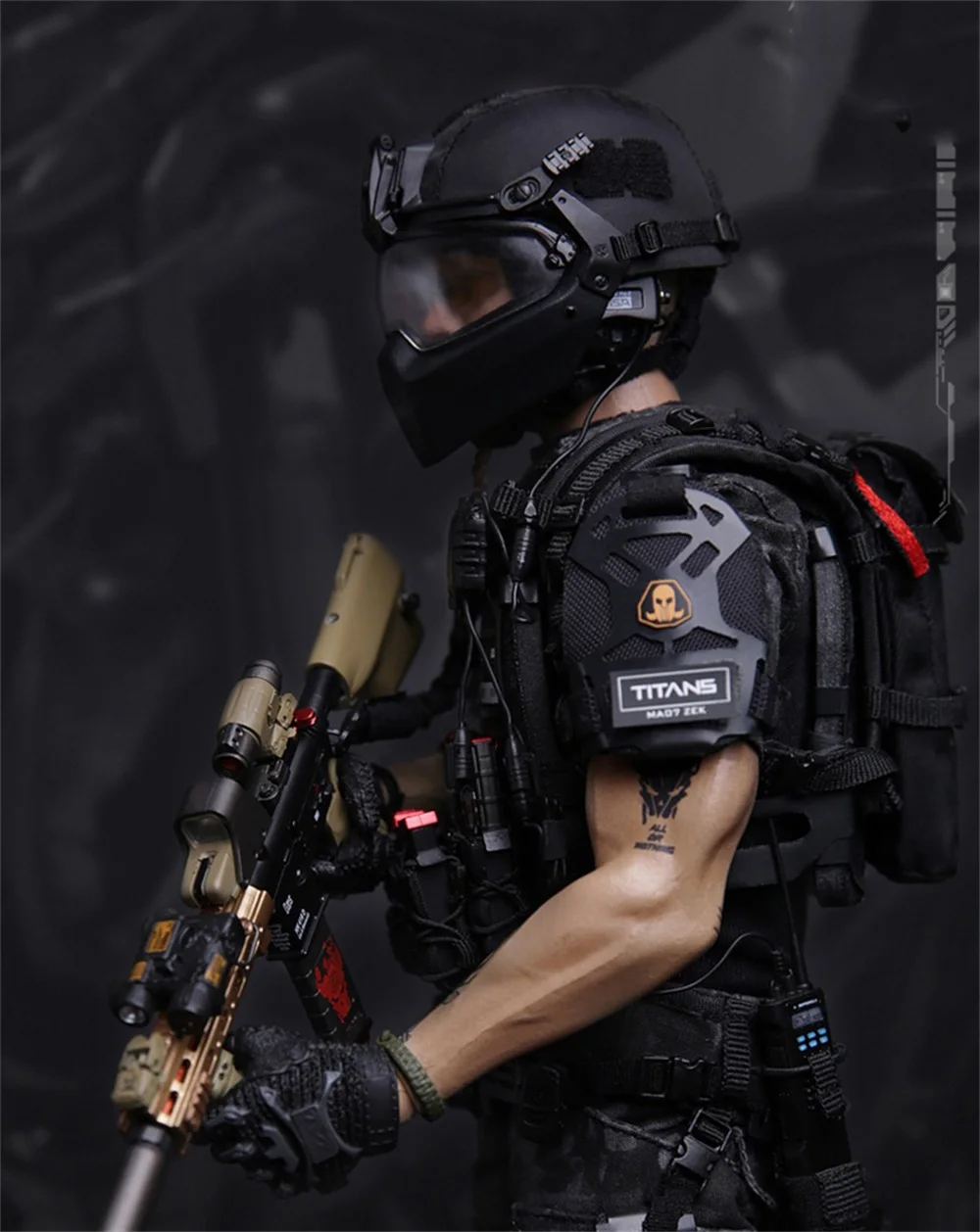 Recensione e Valutazione del Modello SF002 per Action Figures: Un'Esclusiva per i Collezionisti