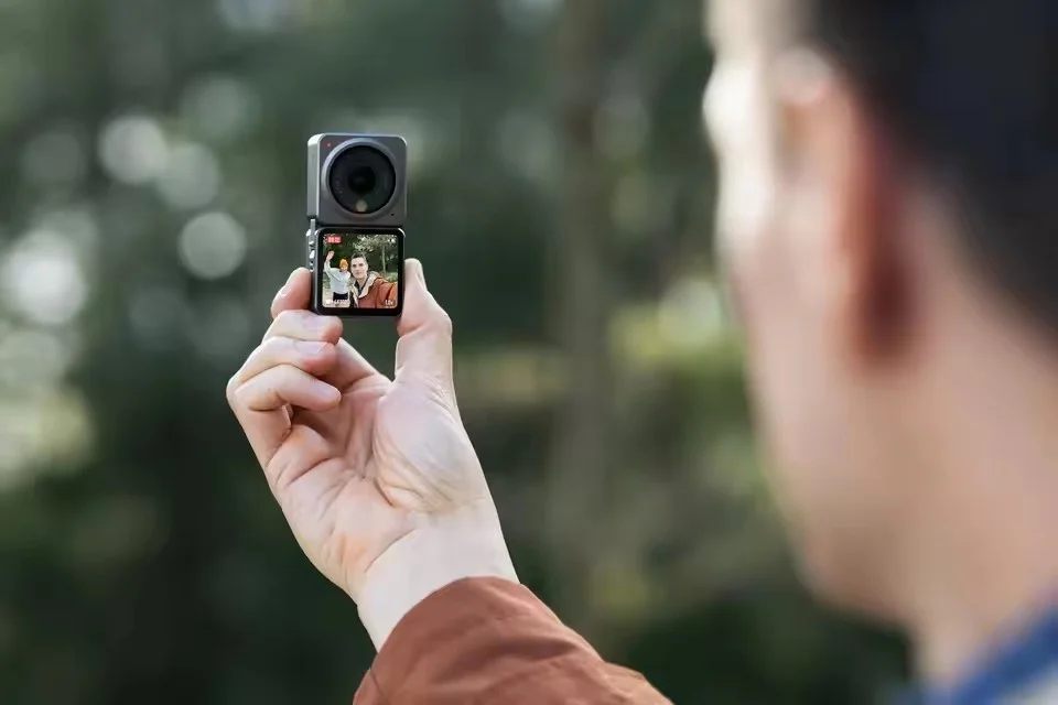 For DJI Action 2 Front Touchscreen Module making it perfect for vlogging and taking selfies can be attached to the Camera