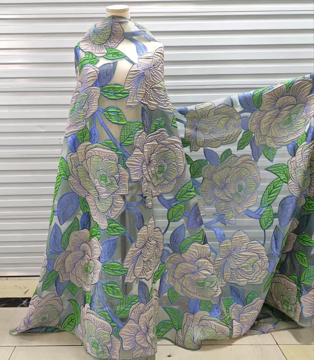 

Latest Colorful Big Flowers Organza French Jacquard Lace Fabric 2025 High Quality African Damask Brocade Lace Fabric KHD25153