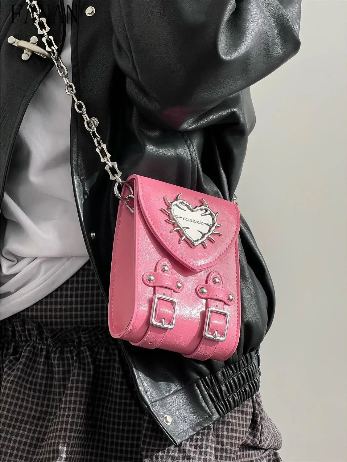 

Girl Sweet and Cute Mini Chain Phone Bag Shoulder Cross Kawaii Small Square Crossbody Bags for Women