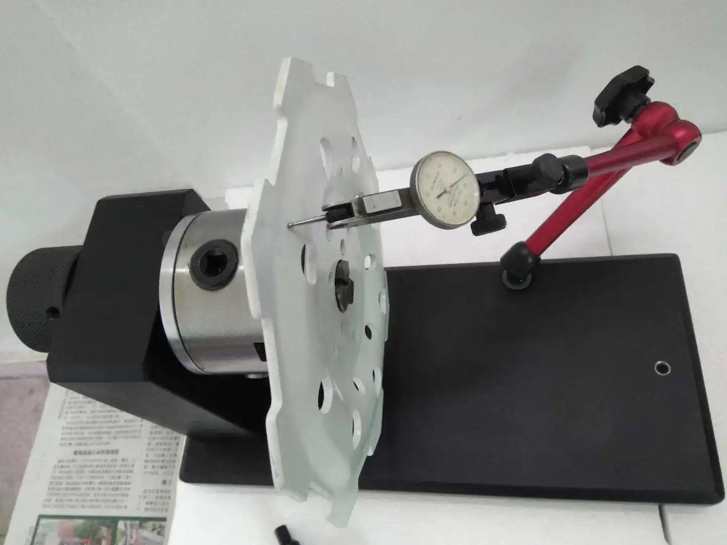 Chuck type concentricity tester, yaw tester, coaxiality tester, concentricity tester