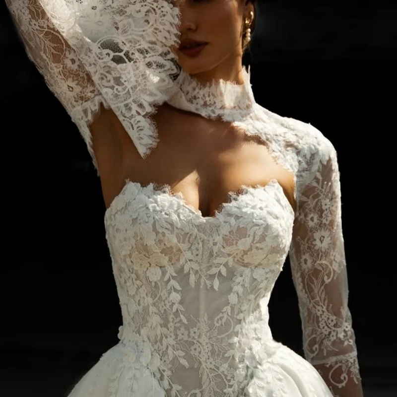 

Customized white Ball Gown Royal Wedding Dresses Sweetheart dcustomized Shiny white Ofecal applique pearl Long tail Made Robe De