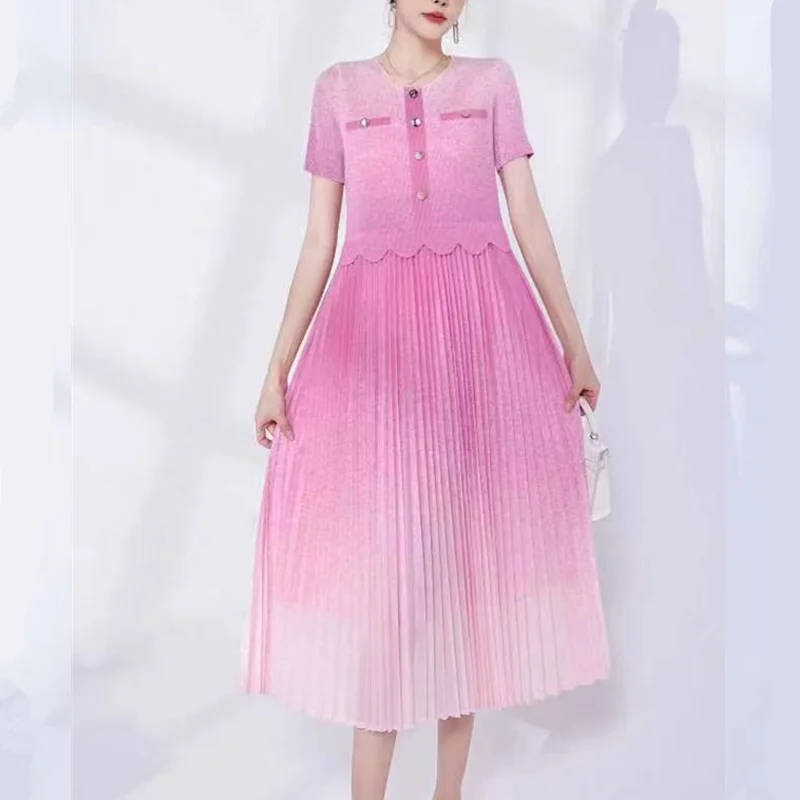 2024 Summer New Temperament Slimming Gradually Changing Color Short Sleeved Dress Miyake Women\'s Clothing High-end Pleated Skirt