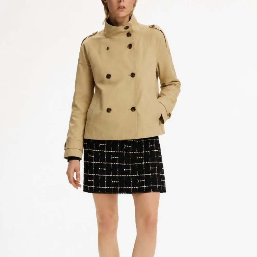 CH Damen Maßgeschneiderter Zweireihiger Stehkragen-Trenchcoat mit Schulterriemen und Manschetten-Schnallen für Business und Pendeln – Detail 4