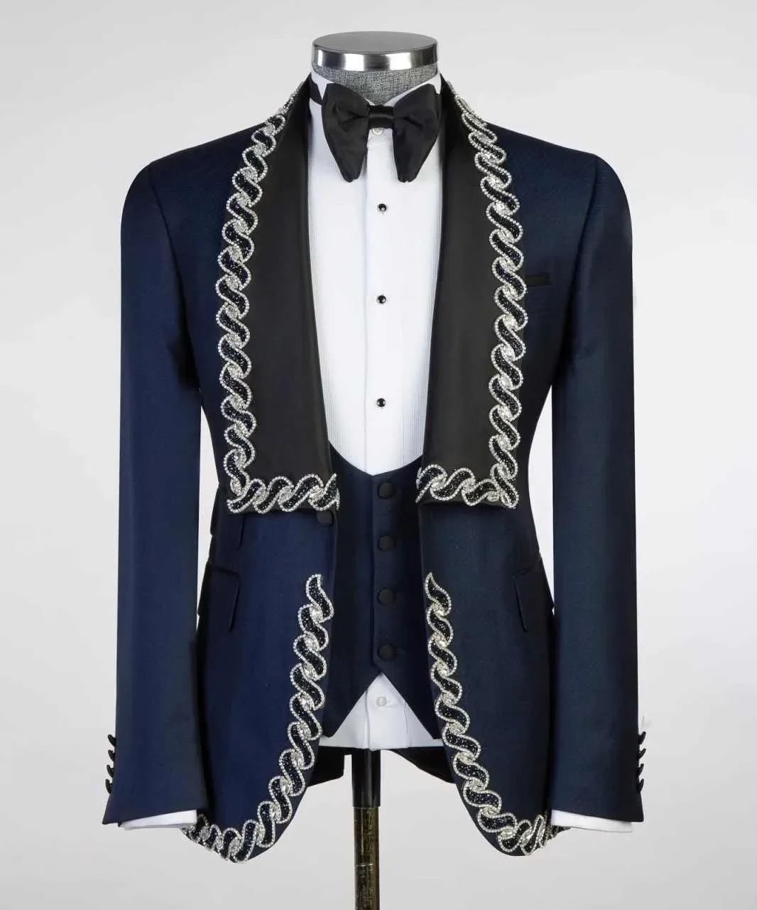 Handsome Wedding Tuxedos Jacket Vest Beaded Shawl Lapel Men Suit Formal Single Breasted Evening Prom Grooms Blazers Customized