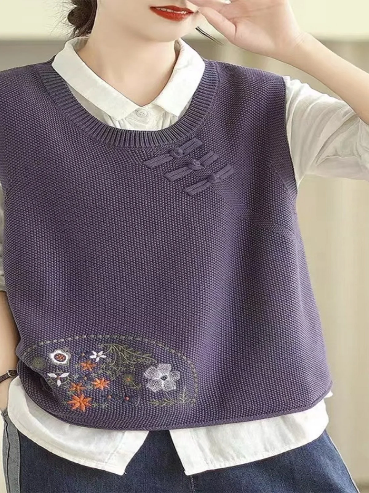 

Retro Artistic Knitted Vest Women's Spring Autumn New round Neck Embroidered Ladies Sweater Shoulder Pad Chinese Style Top