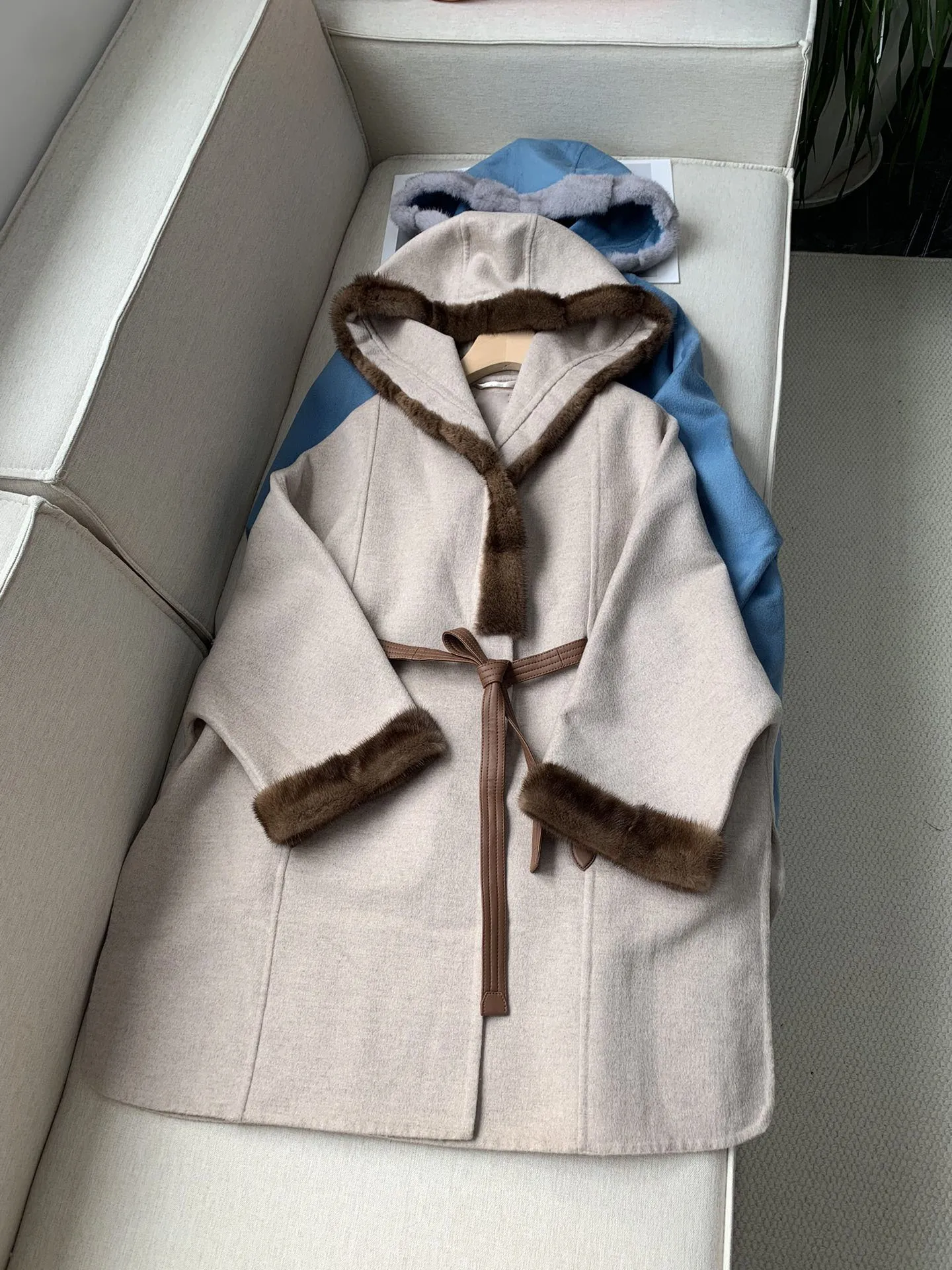 Autumn And Winter New High Quality Mink Splicing Cashmere Blended Hooded Coat For Women 2024