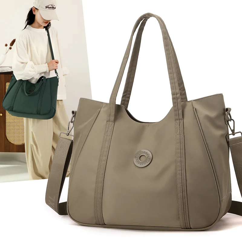 

Classic Large Capaci Tote Bag Trendy Commuter Sle Women's Handbag Single oulder Bag Zipper Closure Polyester