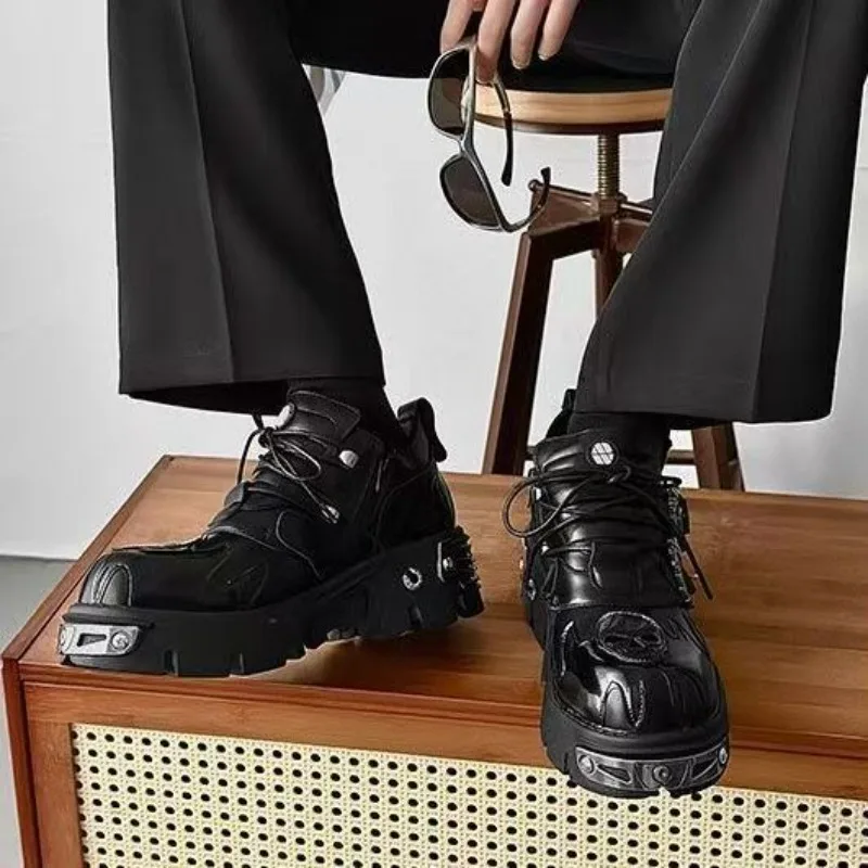 

Men's Cow Leather Motorcycle Boots Skull Pattern Vintage Rock Shoes New Punk Shoes Metal Low Top Platform Shoes Outdoor Boots