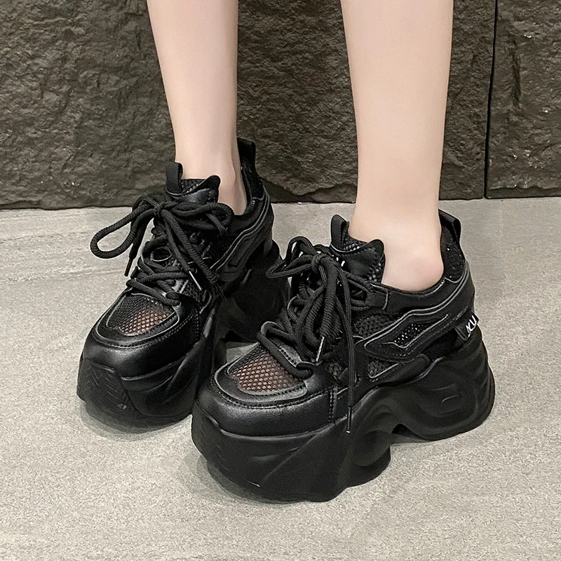 البوب 10 سنتيمتر جديد بلينغ أحذية رياضية مكتنزة الربيع أحذية مفلكنة غير رسمية 2025 امرأة عالية منصة تنفس شبكة أحذية رياضية الإناث أبي S