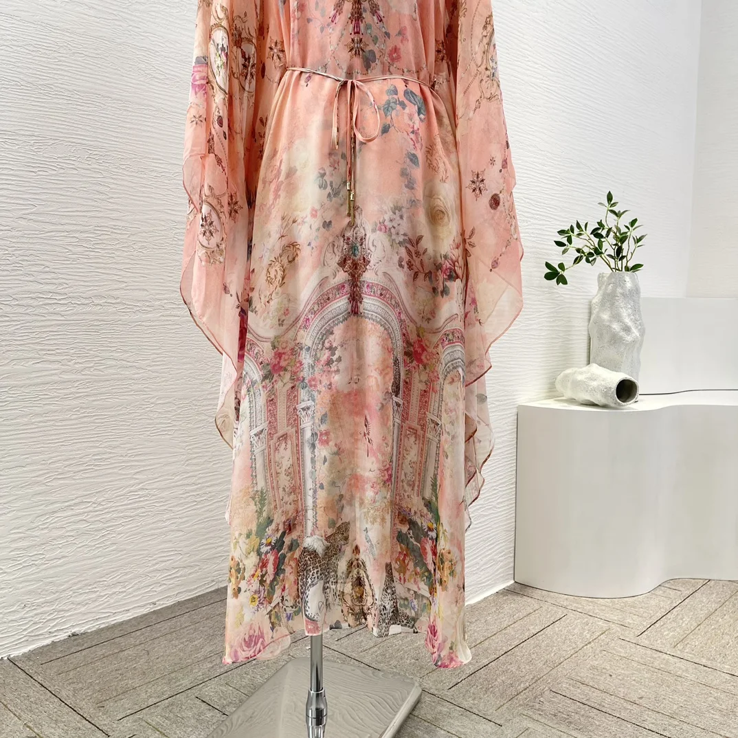 เดรสยาวลายดอกไม้สีชมพู แขนยาว คอวีลึก ประดับเพชร