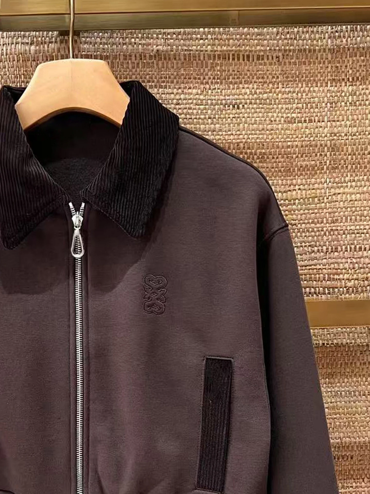 

Faionable ort Corduroy Jaet with Turn-down Collar for Women Sli Retro Sle by S-home South Oil Fall 2025 Collection