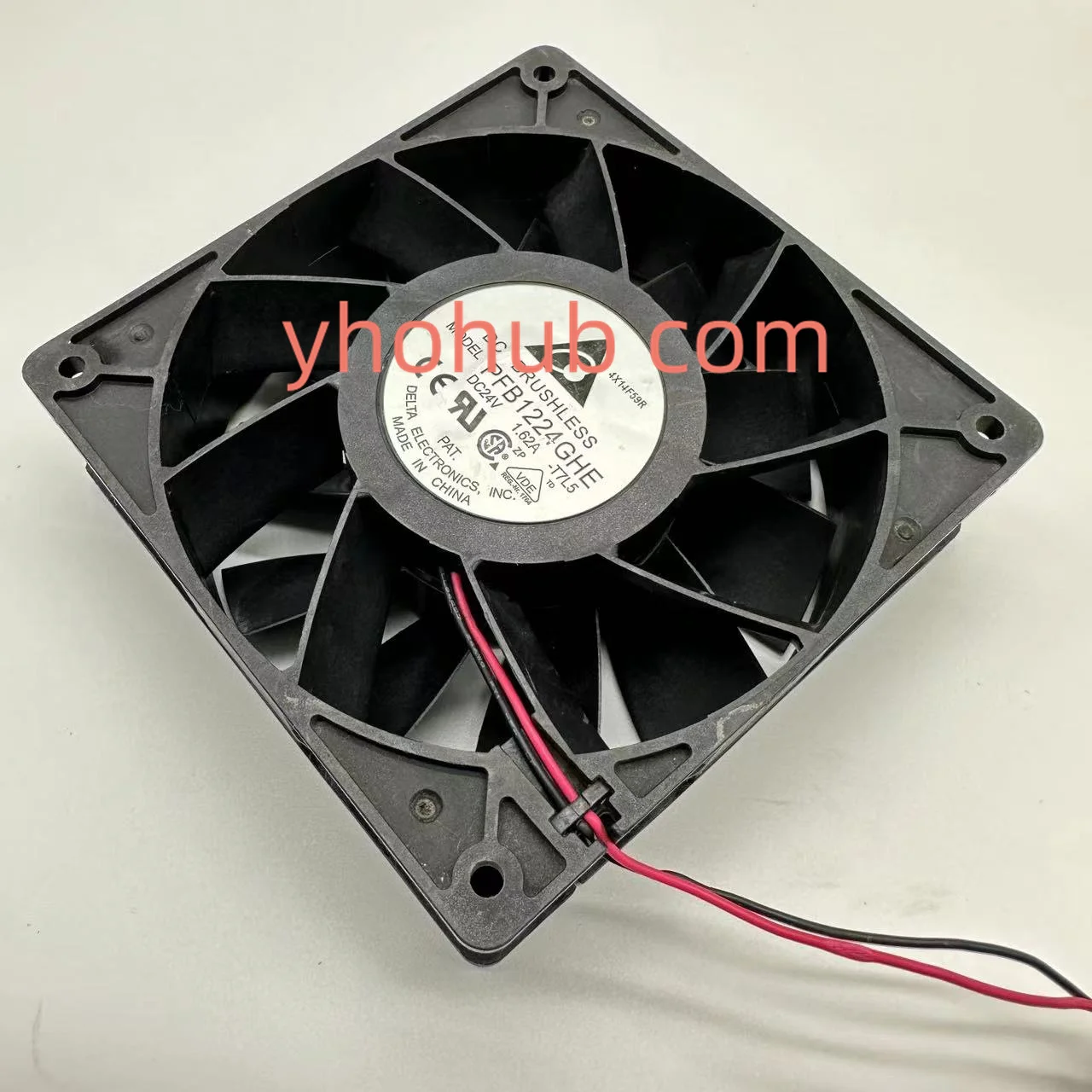 

Delta Electronics PFB1224GHE T7L5 DC 24V 1.62A 120x120x38mm 2-Wire Server Cooling Fan