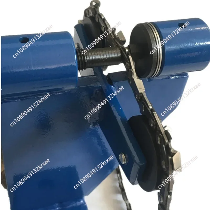 Chain saw chain connector, chain riveting device