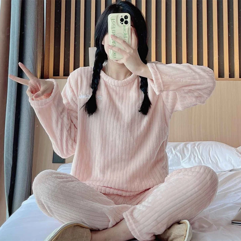 Autumn Winter Warm Flannel Pajamas for Women Students Cute Plus Velvet Thicken Loose Sleepwear Set  Coral Velvet Home Clothes