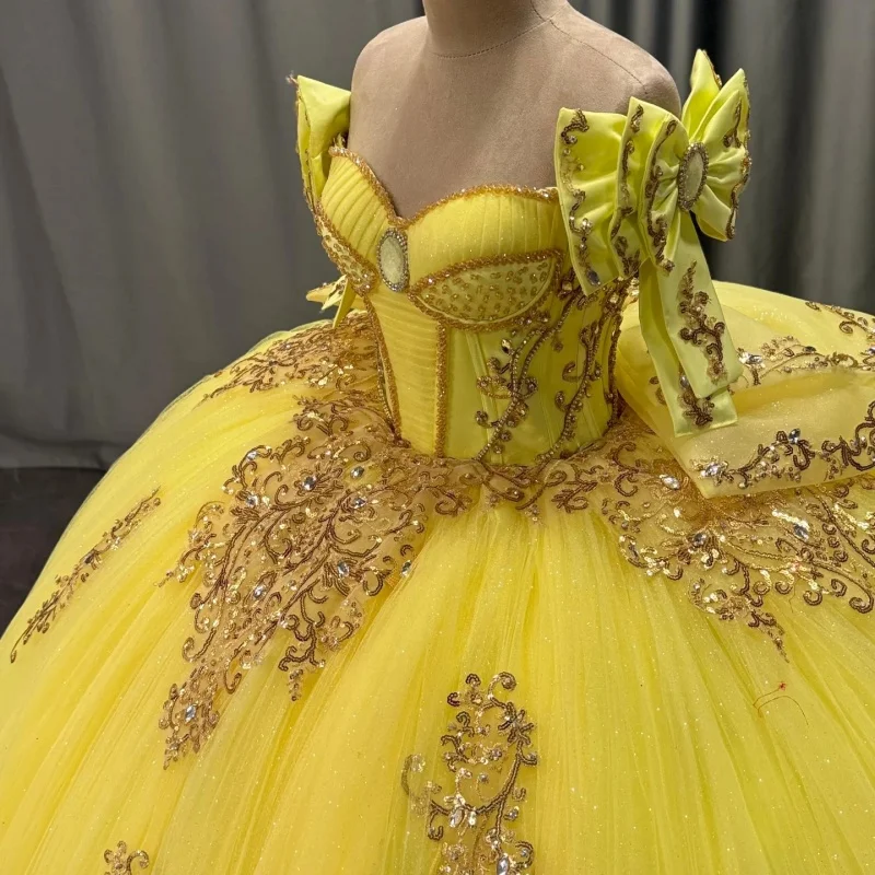 

Yellow Quinceanera Dresses Off the Shoulder Glitter Crystal Decal Long tail Bow Vestido 15 Quinceanera Customized