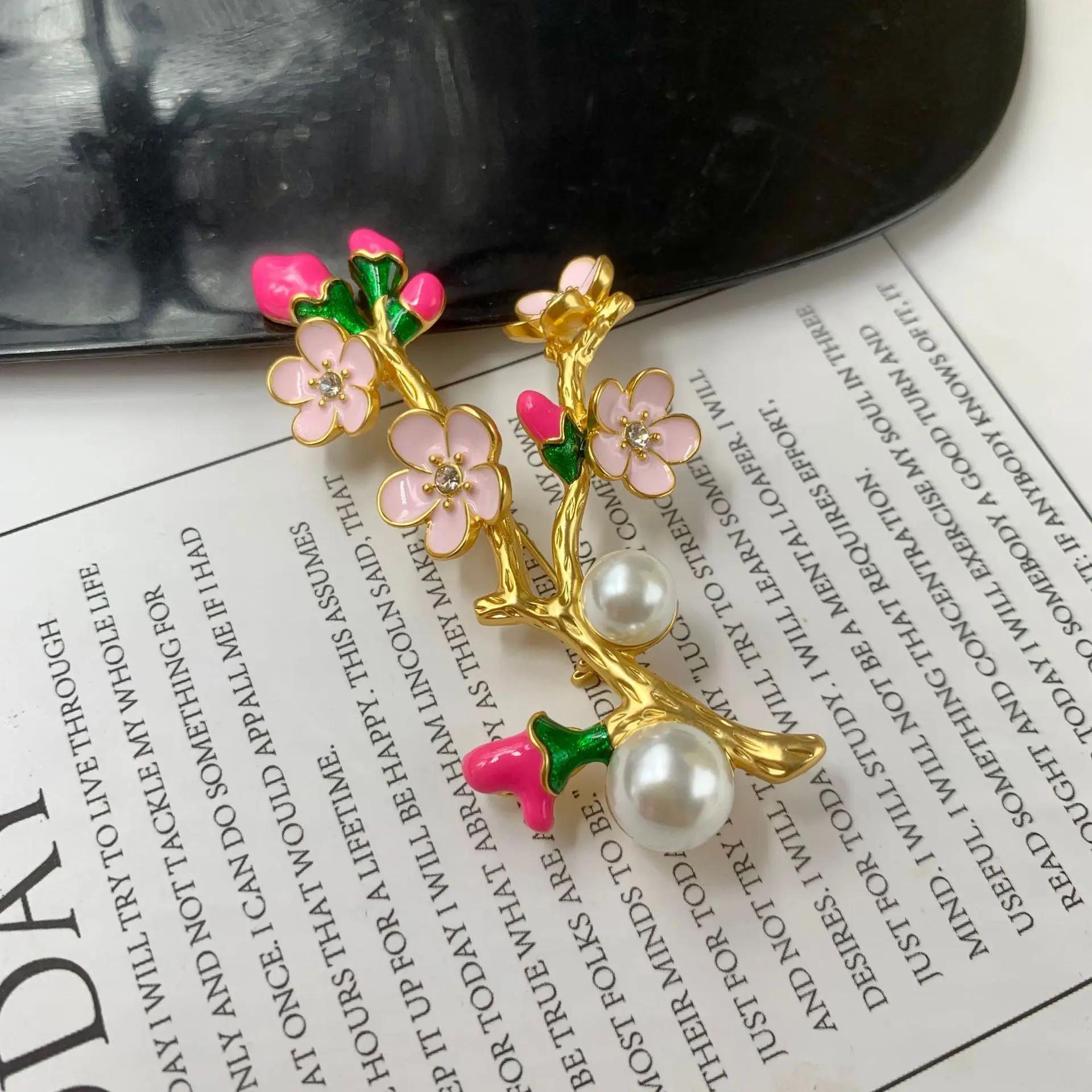 

Middle Vintage Western Spring/Summer Cherry Blossom Peach Blossom brooch