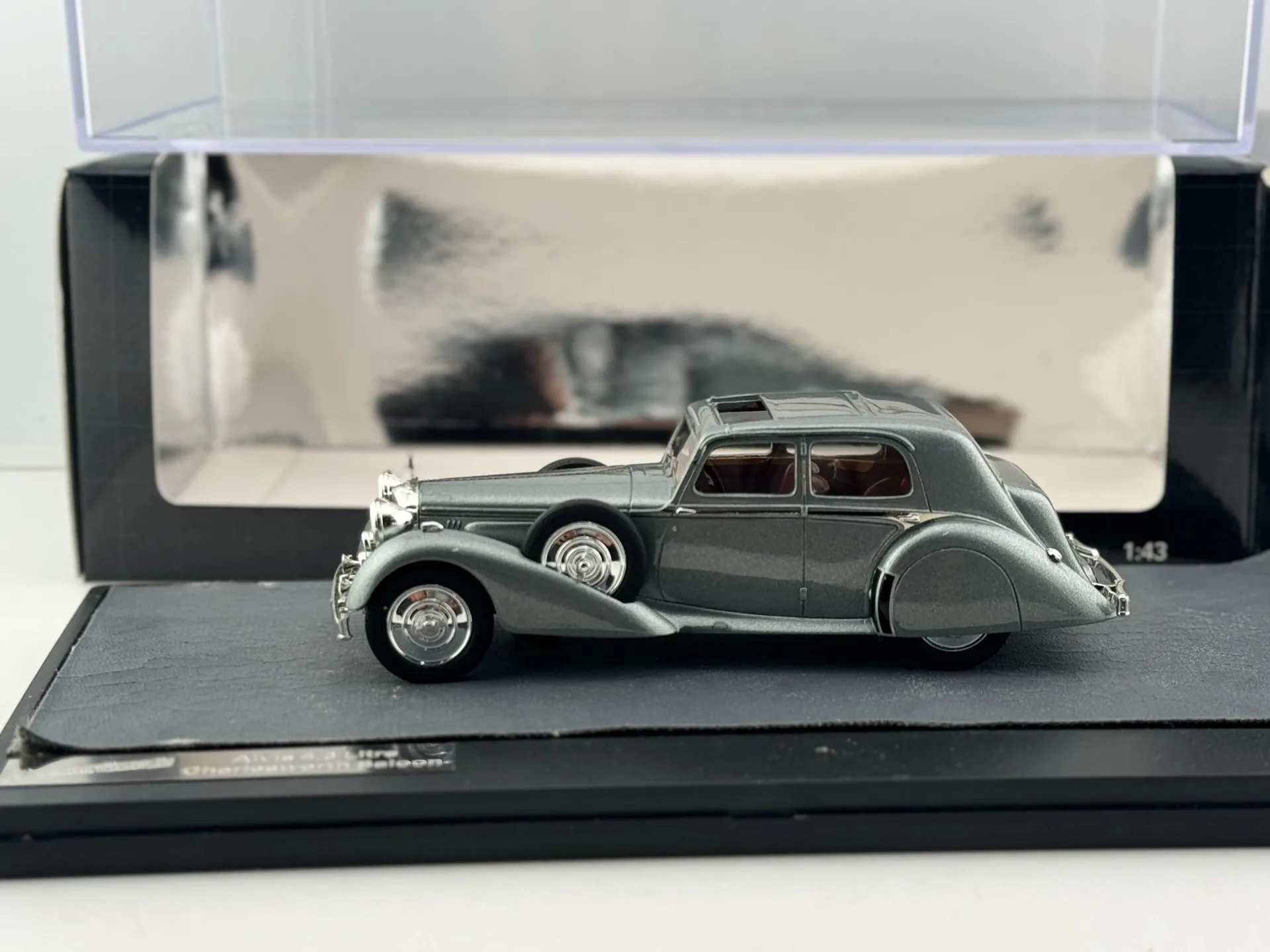 Matrice moulée sous pression, échelle 1/43, Aivis, 4.3 litres, berline Charlesworth, modèle de voiture en résine, jouet à collectionner, cadeau, affichage Souvenir, ornement