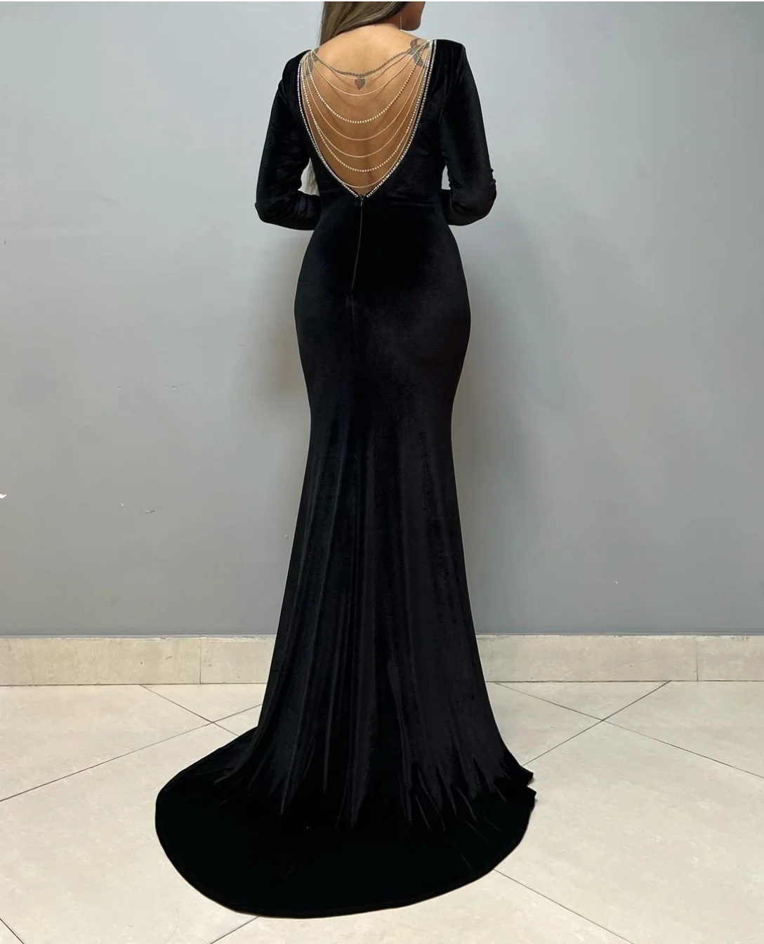Customized Elegant Long Royal Blue Evening Dresses Mermaid Beaded O-Neck Velvet Black Sweep Train Zipper Prom Dress for Women image 4