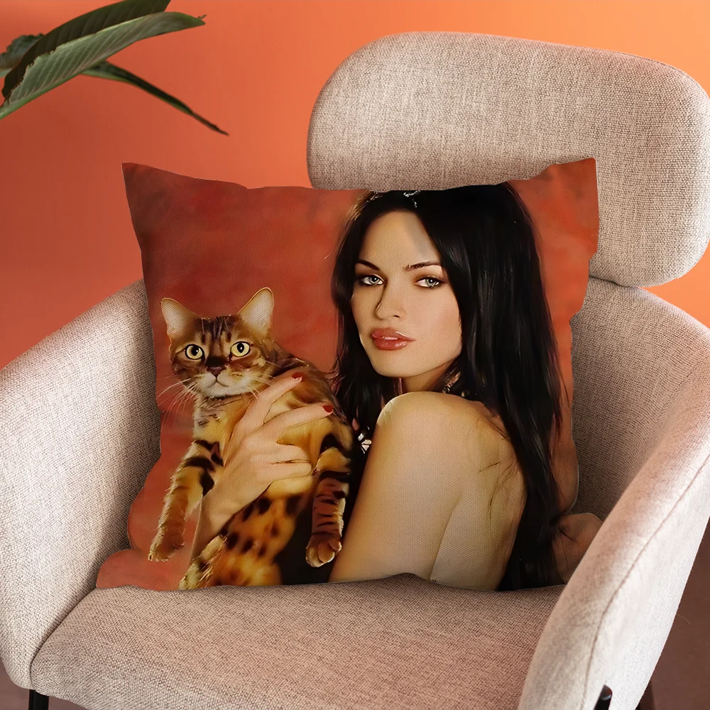 M-Megan F-Fox 2000S Pillow Case Soft Cushion Cases for Farmhouse Sofa Decor Home Decorations and Protector Pillow Case