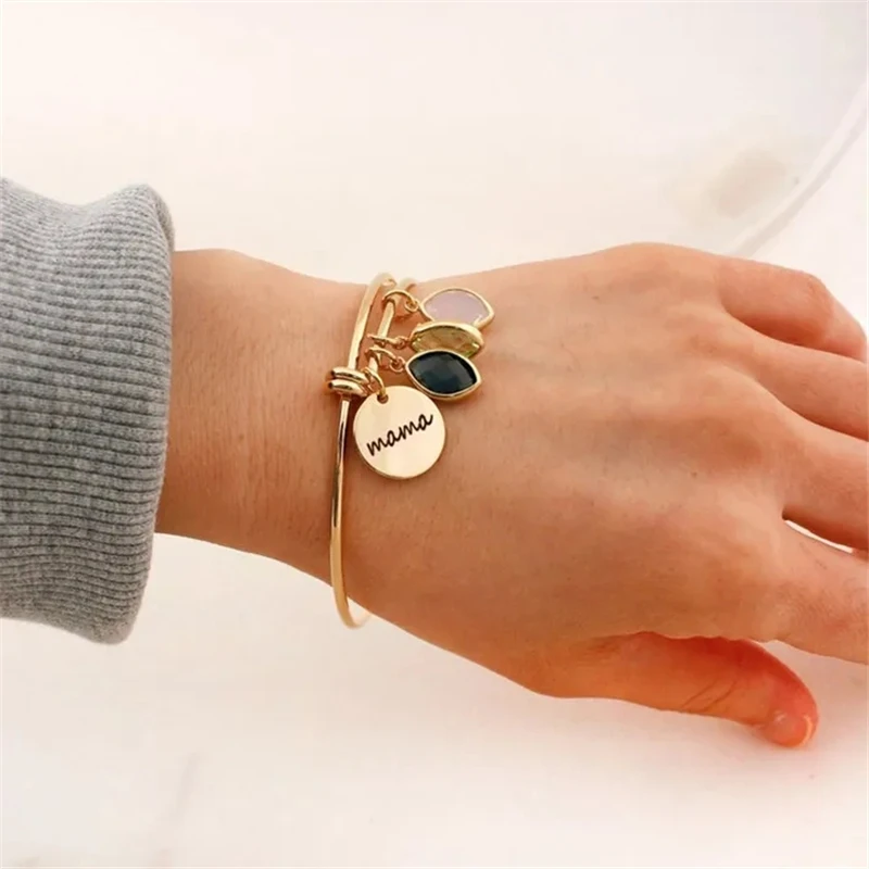 Personalized Family Names Stainless Steel Round Charms Bracelet with Birthstones Custom Engraved Names Bangle Gift for Mother