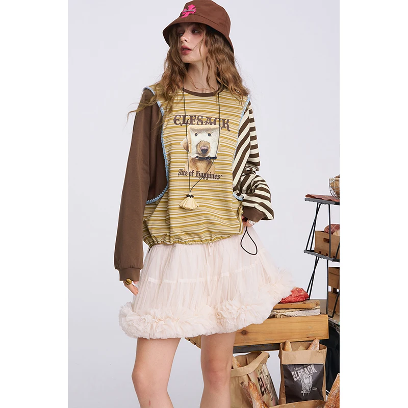 ELFSACK 2025 Autumn New Arrival Steatwear Loose Graphic Checkered Patchwork Sweatshirt For Woman