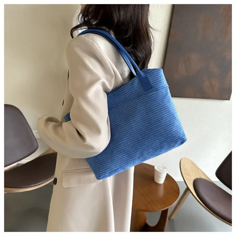 

Temperament Large-capacity Corduroy Solid Color Shoulder Bag Striped Velvet New Fashion Casual Hand-held Women's Shoulder Bag