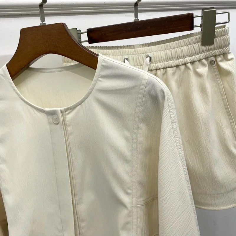 Primavera e verão novo coreano simples casual solto camisa de manga comprida top shorts terno para mulher