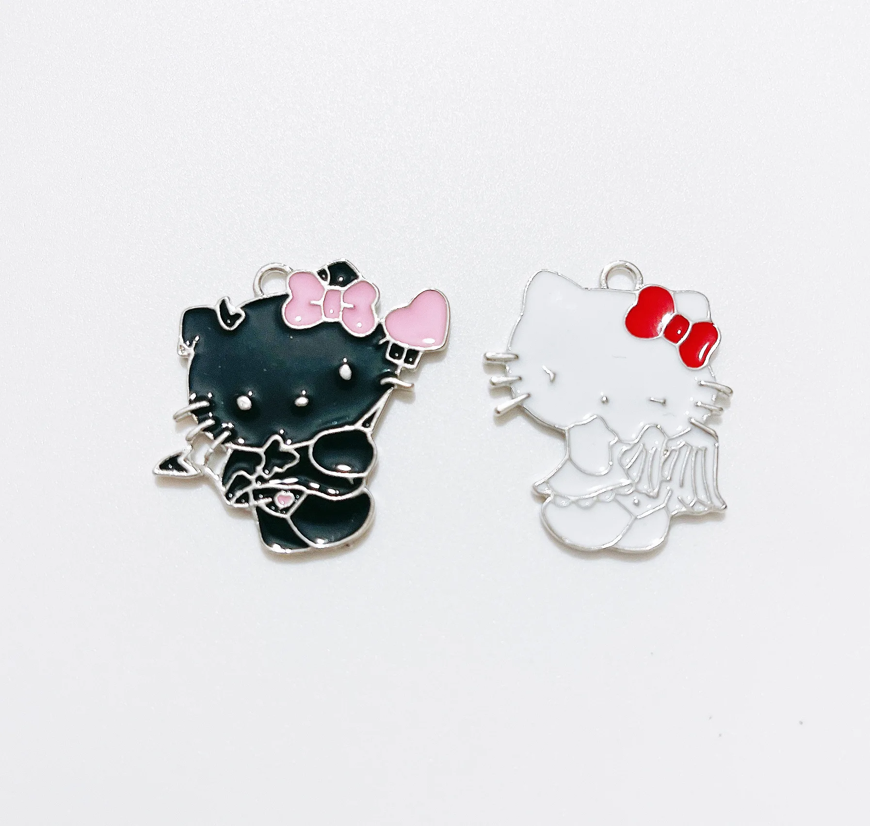 6pcs Sanrio DIY Jewelry Oil Dripping Alloy Pendant Kitty Black White Cat Alloy Accessories Necklace Keychain Accessories