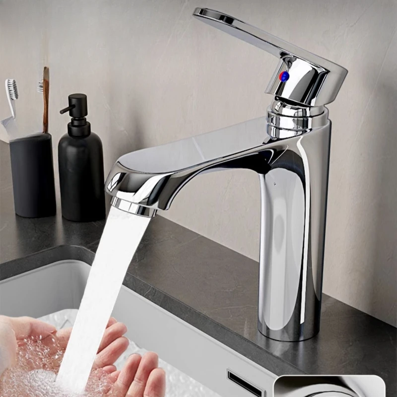 Hot and cold faucets in the bathroom sink