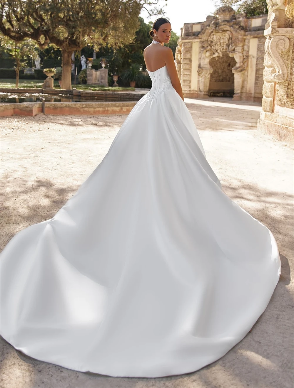 

Customized Elegant White Satin Wedding Dress Formal Sweetheart Sleeveless Bridal Gowns Soft A-Line Court Train Vestido De Novia